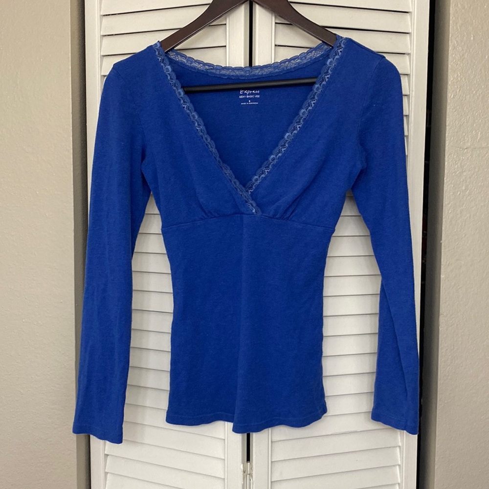 Express Sexy Basic Vee. Blue size S